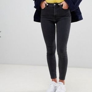Weekday Body high waist super skinny jeans W29/L32